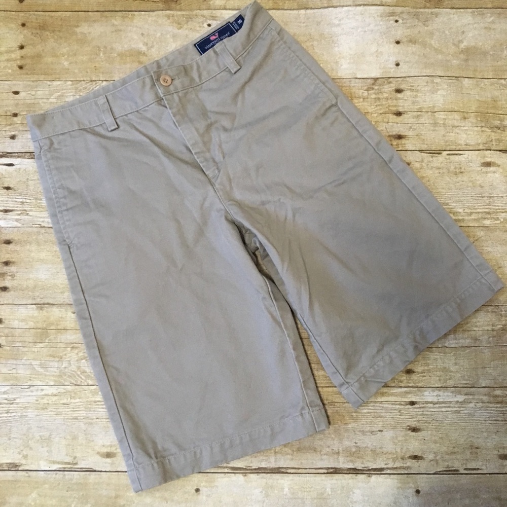 Vineyard Vines boy club shorts solid 🌟